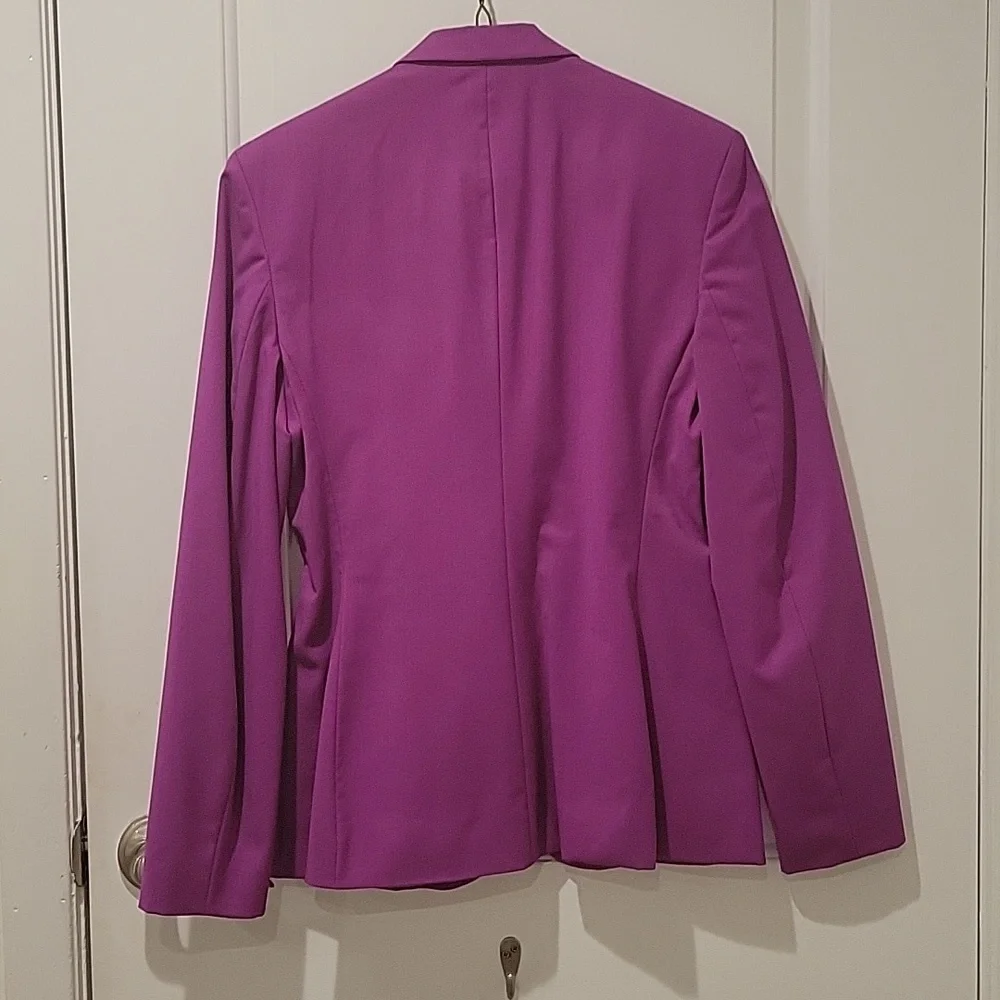 Vintage ESCADA by CRISCA fitted blazer, purple/fuscia color - Picture 5 of 8
